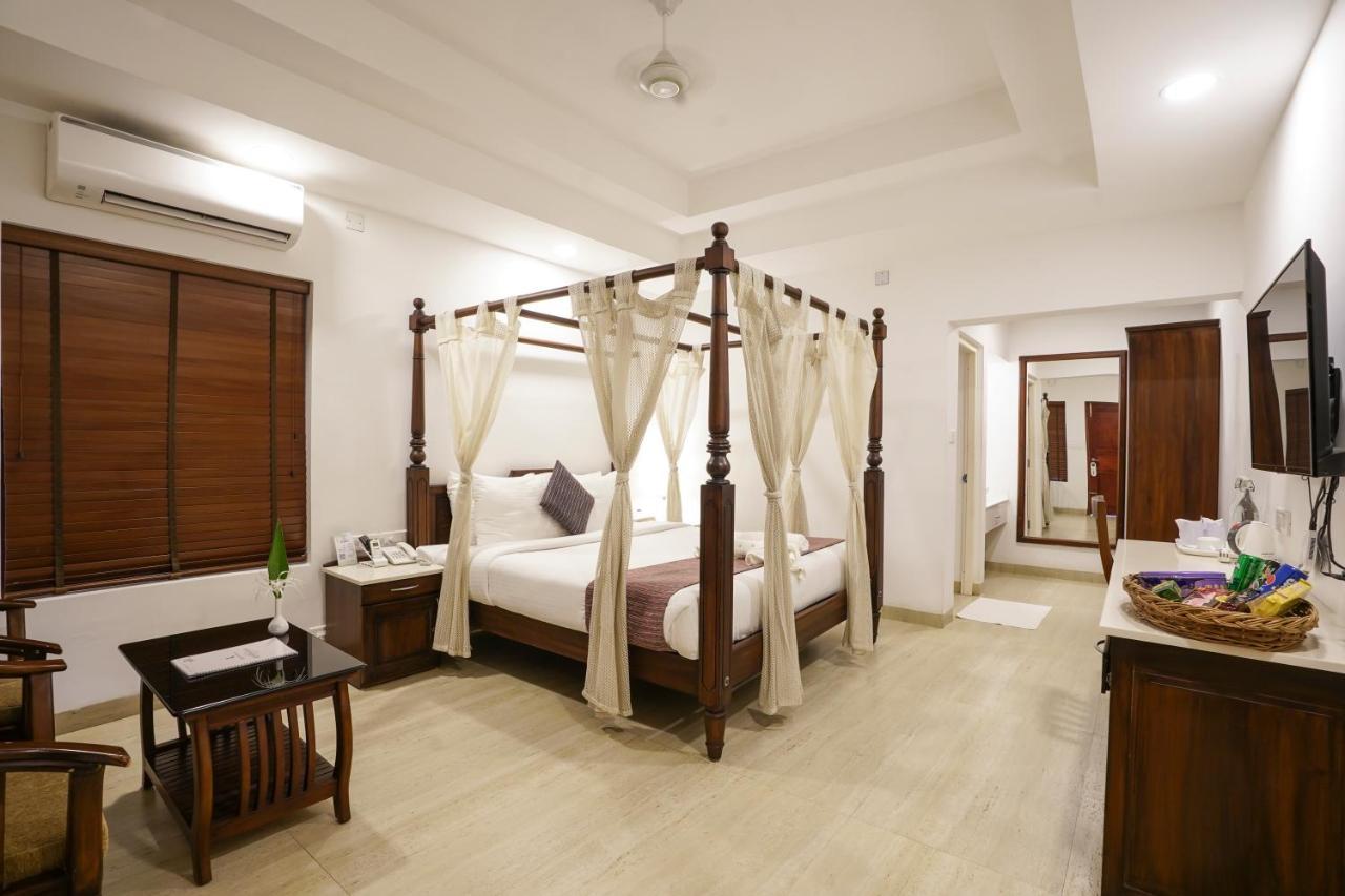 Hotel Once Upon The River, Aluva - Near Cochin International Airport Kochi Zewnętrze zdjęcie